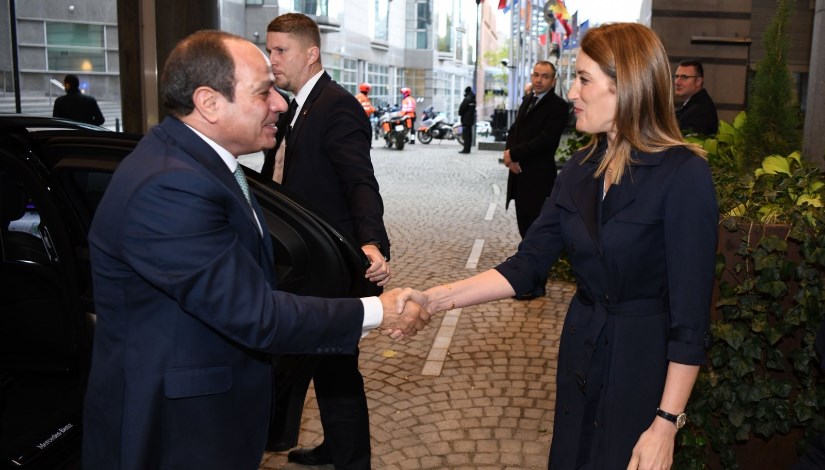 الرئيس عبد الفتاح السيسي الرئيس عبد الفتاح السيسي