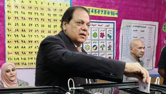 النائب محمد أبو العينين يدلي بصوته في انتخابات مجلس النواب