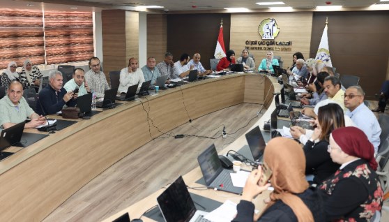 جانب من متابعة سير الانتخابات