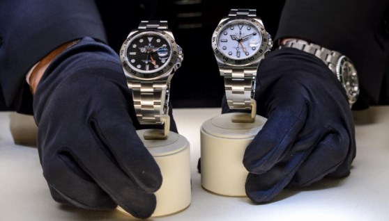 الساعات السويسرية