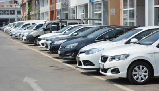 معارض السيارات أسفل العمارات السكنية