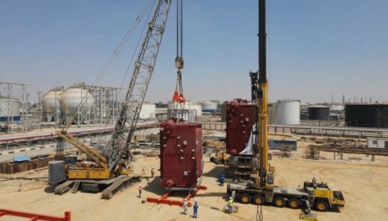 من مشروع مجمع التفحيم وإنتاج السولار بالسويس أرشيفية