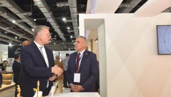 وزير البترول خلال زيارته لشركة أموك