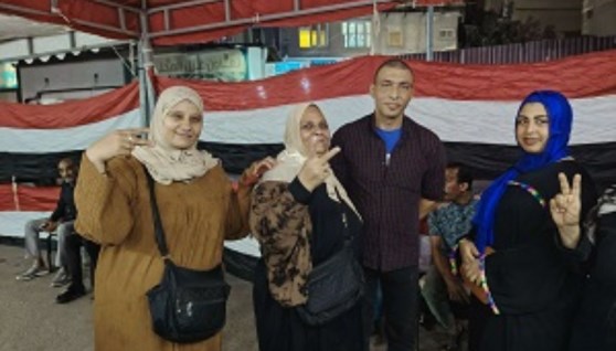 أسرة في العمرانية تدلي بصوتها في انتخابات النواب 2025