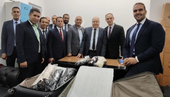 جانب من رجال جمارك مطار القاهرة