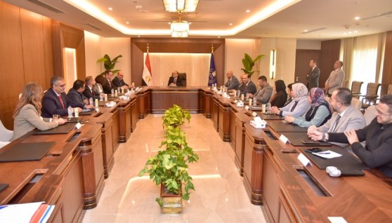 جانب من اجتماع رئيس هيئة الدواء مع ممثلي شركة EXTEDO