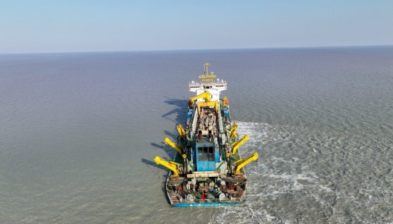 حفر القناة الملاحية الجديدة