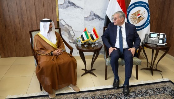 وزير البترول خلال لقائه سفير الإمارات