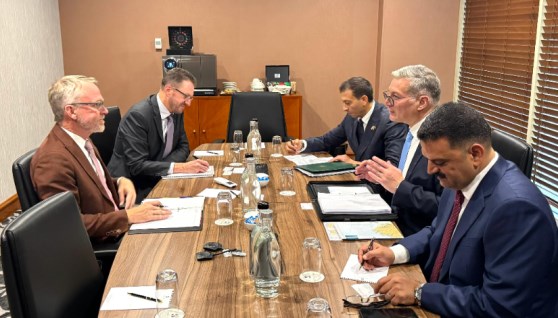 وزير البترول خلال مباحثاته