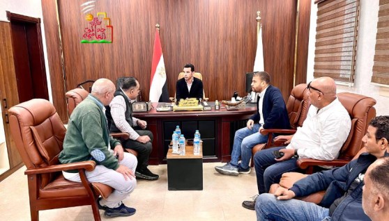 جانب من اجتماع رئيس جهاز مدينة حدائق العاصمة ومندوبي الشركة المصرية لنقل وتوصيل الغاز