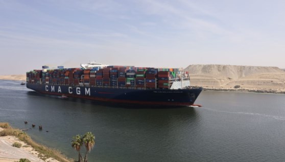 عبور سفينة الحاويات CMA CGM  BENJAMIN FRANKLIN