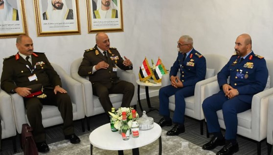 رئيس أركان حرب القوات المسلحة وبعض من القادة العسكرية الإمارتية 