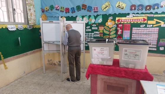 جانب من الانتخابات من إحدي المدارس