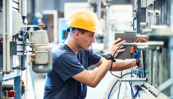  العمالة الفنية