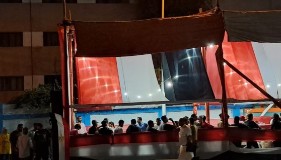 ناخبون أمام لجنة مدرسة الوفاء بالوراق 