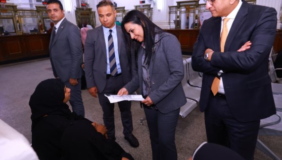 وزيرة التضامن تزور المقر الرئيسي لبنك ناصر الاجتماعي  وتتفقد سير العمل