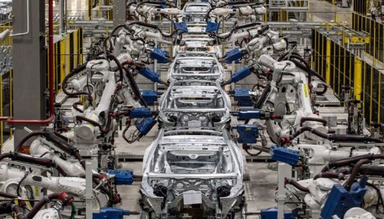 تصنيع السيارات - أرشيفية