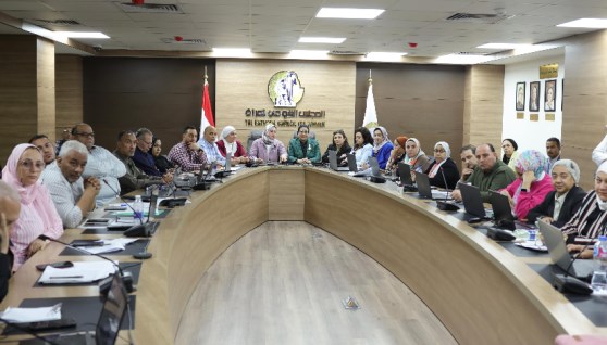 المستشارة أمل عمار تتفقد سير العملية الانتخابية بالغرفة المركزية للمجلس القومي للمرأة 