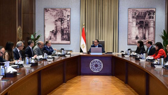 رئيس الوزراء يُتابع الموقف التنفيذي لمشروعات الطاقة الجديدة والمتجددة