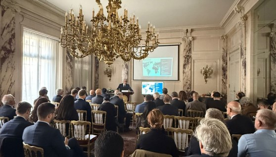  التجاري المصري بباريس