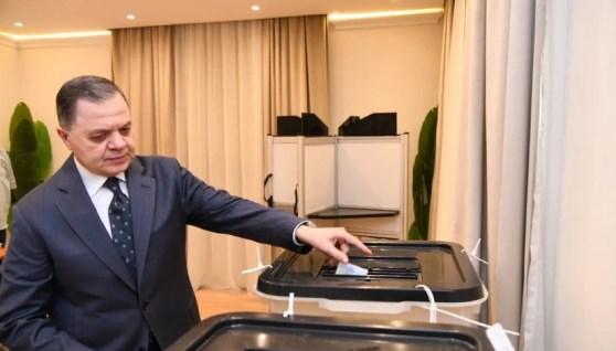  اللواء محمود توفيق وزير الداخلية يدلي بصوته في الانتخابات