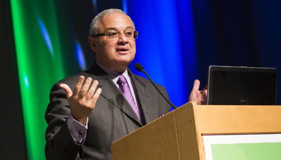  الدكتور هشام زعزوع  وزير السياحة الأسبق 