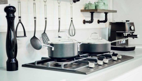 أدوات المائدة والمطبخ