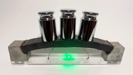 تحويل الخرسانة إلى بطاريات