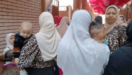 إقبال السيدات على الإدلاء بأصواتهم