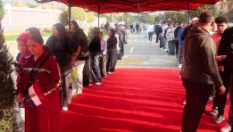 تجمع المواطنين أمام اللجان الانتخابية- أرشيفية