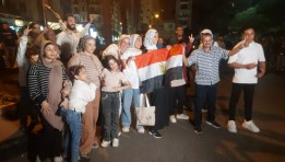 مواطنون يحتفلون بافتتاح المتحف المصري الكبير