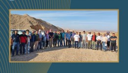 جانب من زيارة الجيولوجيين  جانب من زيارة الجيولوجيين