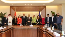 جانب من لقاء هيئة الدواء وشركة ميكوميد 