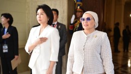 انتصار السيسي وقرينة رئيس جمهورية كوريا الجنوبية