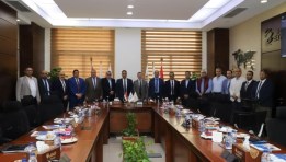 جانب من لقاء تجديد العقد