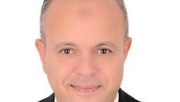 الدكتور أحمد فاروق رجب  أستاذ ورئيس قسم الإدارة الرياضية بكلية علوم الرياضة بنين - جامعة حلوان