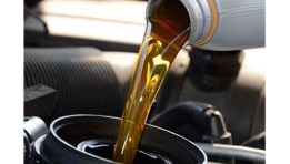 إعادة تدوير زيت السيارات- أرشيفية