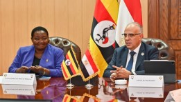 وزير الموارد المائية والرى وو رئيسة وزراء جمهورية أوغندا