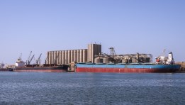 ميناء دمياط