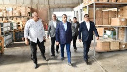 وزير الإنتاج الحربي 