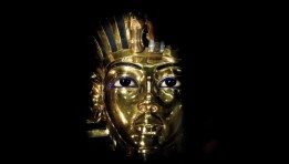 الفرعون الذهبي توت عنخ آمون