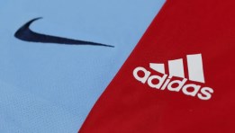 نايكي وأديداس 