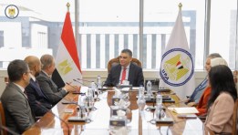 رئيس هيئة الشراء الموحد مع وفد شركة أسترازينيكا