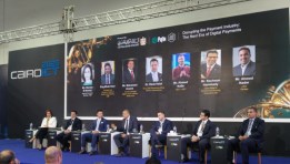 جانب من جلسة حوارية في معرض Cairo ICT