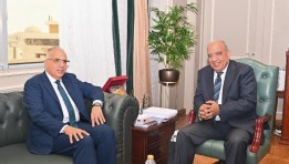 وزير الكهرباء ووزير الموارد المائية والري 