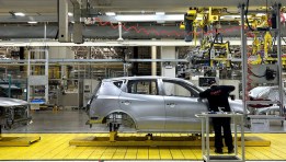 مصنغ سيارات