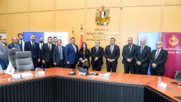 جانب من التوقيع