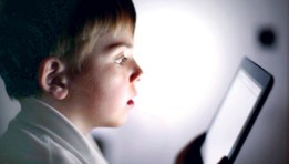 استخدام الأطفال للشاشات