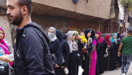 من أمام إحدى لجان الوراق