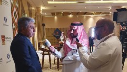 وزير السياحة والآثار 